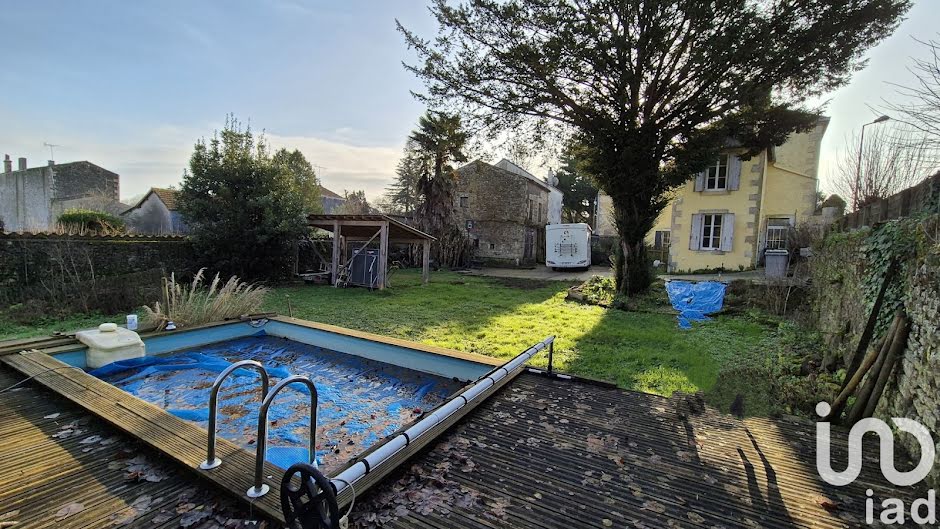 Vente maison 7 pièces 160 m² à Coulonges-sur-l'Autize (79160), 207 000 €