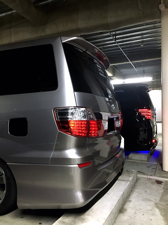 ヴェルファイアの駐車場・スタンド・フォロワー・コラボ・懐かしいに関するカスタム事例の投稿画像5枚目