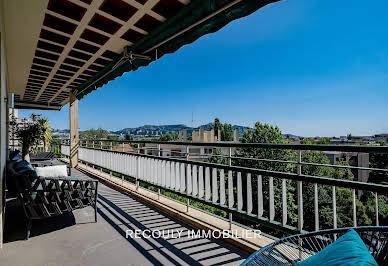 Apartment with terrace 18