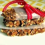 Gluten-Free Vegan Raw Apple Pie Bars was pinched from <a href="http://www.fitsugar.com/Gluten-Free-Vegan-Granola-Bar-Recipe-16128730" target="_blank">www.fitsugar.com.</a>