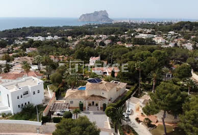 Maison avec piscine et terrasse 10