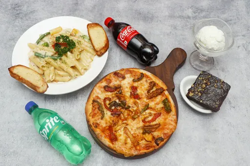 Veg Pizza 7" + White Sauce Pasta + Desserts + 2Drinks [250 Ml]