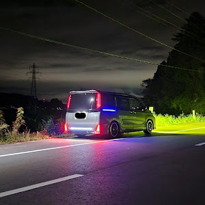 ヴォクシー ZRR80W