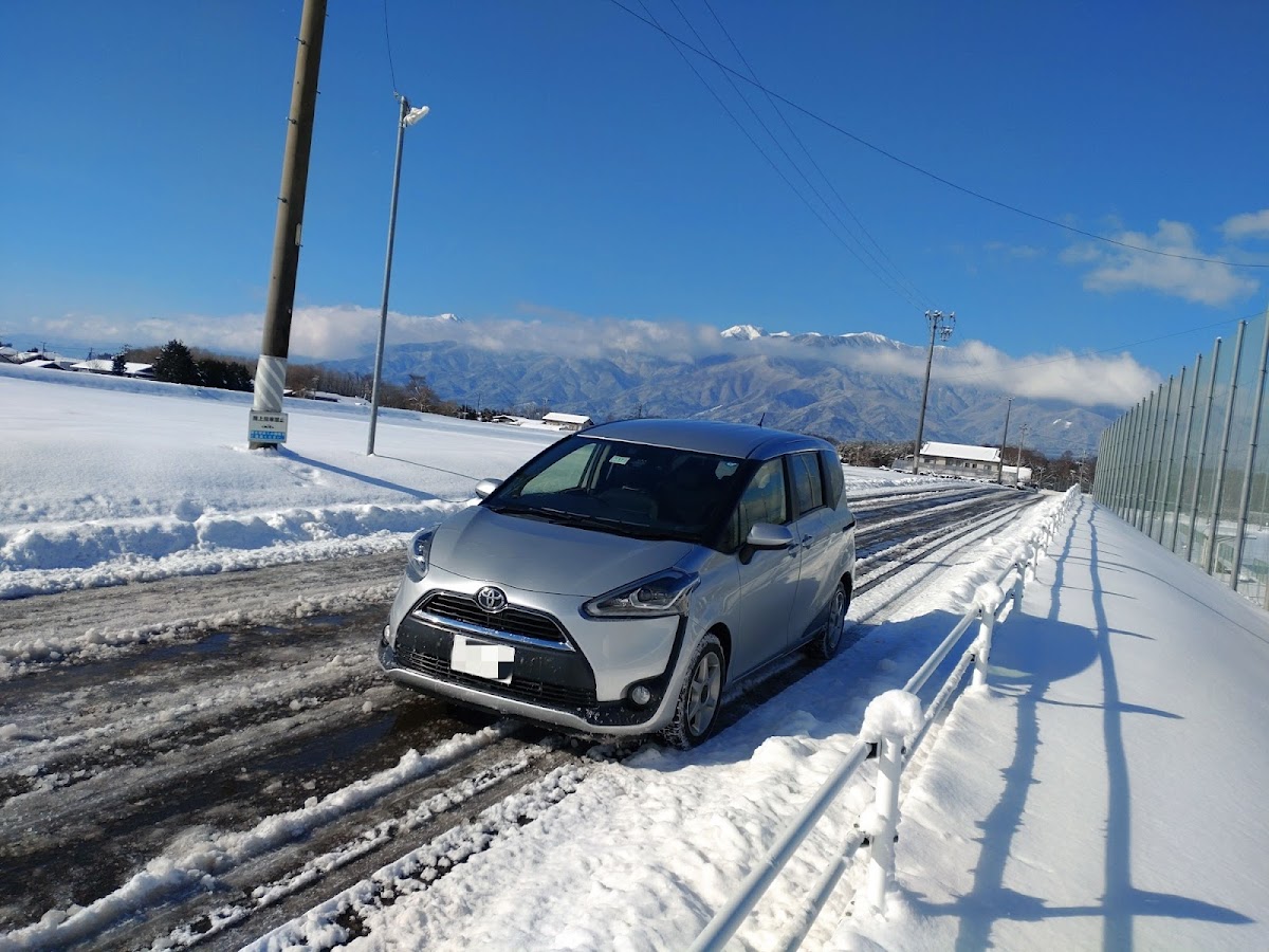 トヨタシエンタスタッドレスタイヤホイル付175/70R14 NCP81G