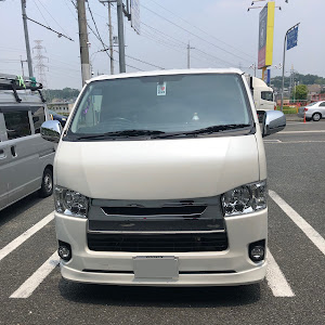 ハイエースバン TRH200V