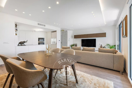 Apartment with terrace and pool 1
