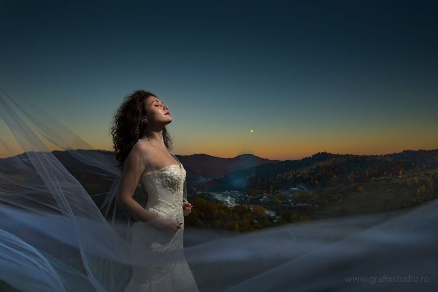 Wedding photographer Mocanu Cristian (grafixstudio). Photo of 26 October 2015