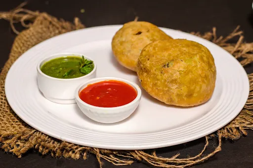 Kachori With Chutney