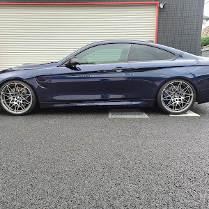 M4 クーペ F82