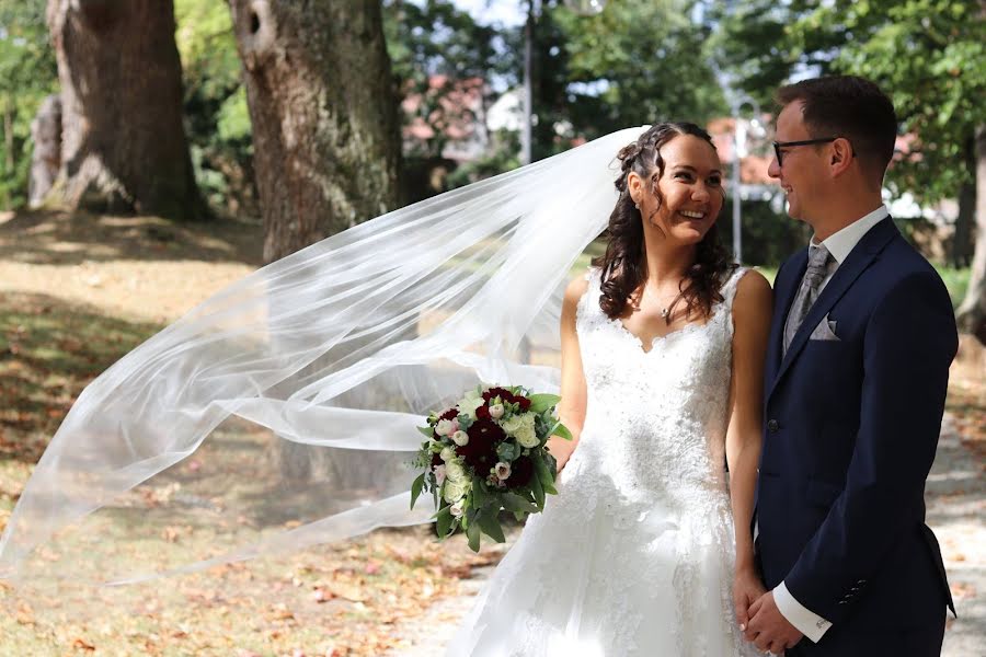 Fotografo di matrimoni Christina Klüpfel (christinaklpfel). Foto del 21 marzo 2019