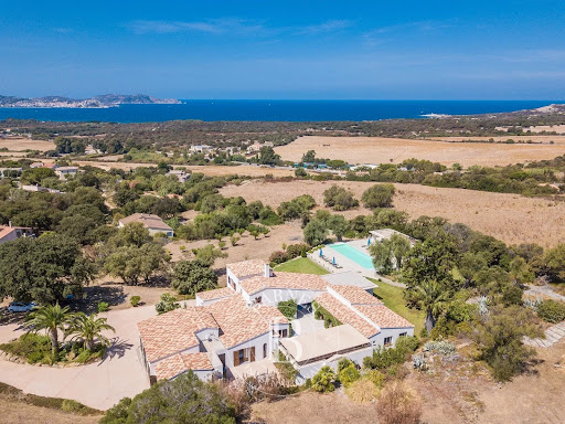 Seaside villa with pool 2