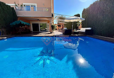 Villa with pool 12