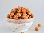 How To Roast Chickpeas was pinched from <a href="http://www.howsweeteats.com/2012/10/exactly-how-i-roast-my-chickpeas/" target="_blank">www.howsweeteats.com.</a>