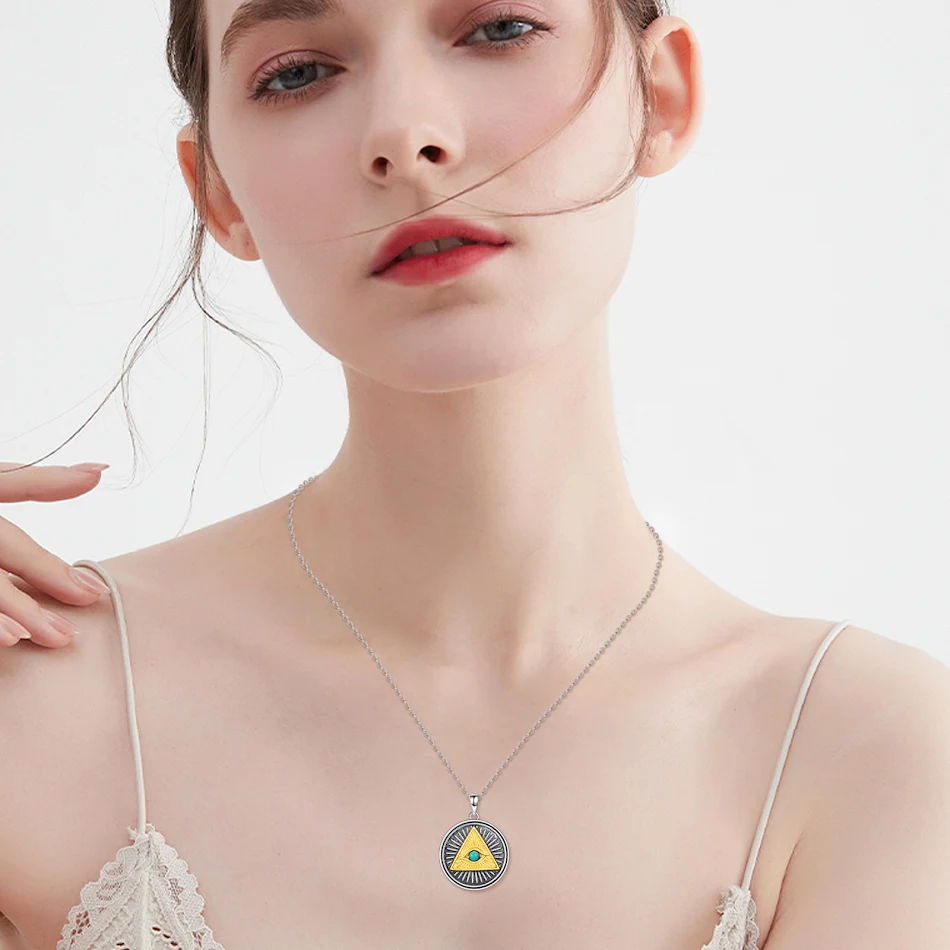 Sterling zilveren Eye of Horus hanger ketting Piramide Egyptische sieraden. Bescherming en mysterie.