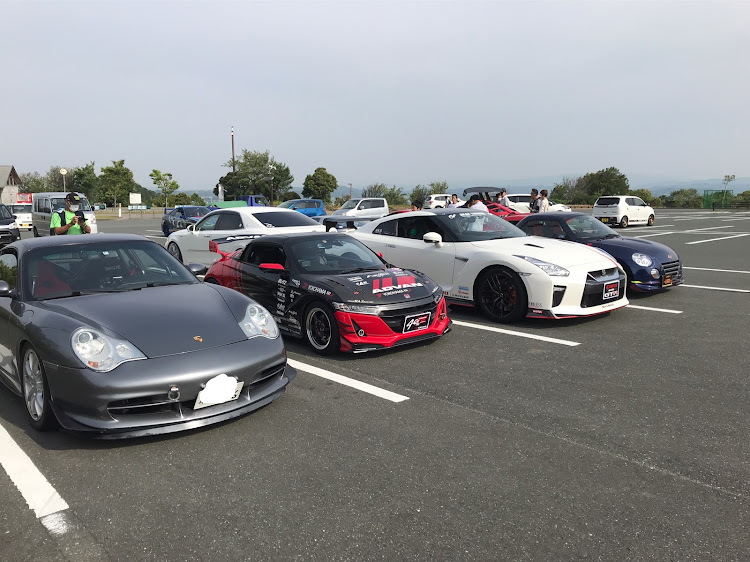 911 クーペのエコパサンデーラン・チームかつおに関するカスタム事例の投稿画像1枚目