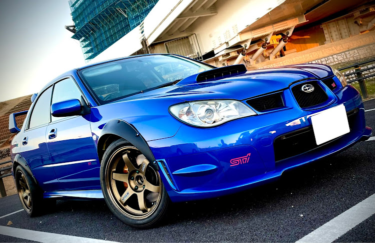 左右セットですWRX GDB GDA 純正 新品 リア フェンダー モール 純正色塗装済み