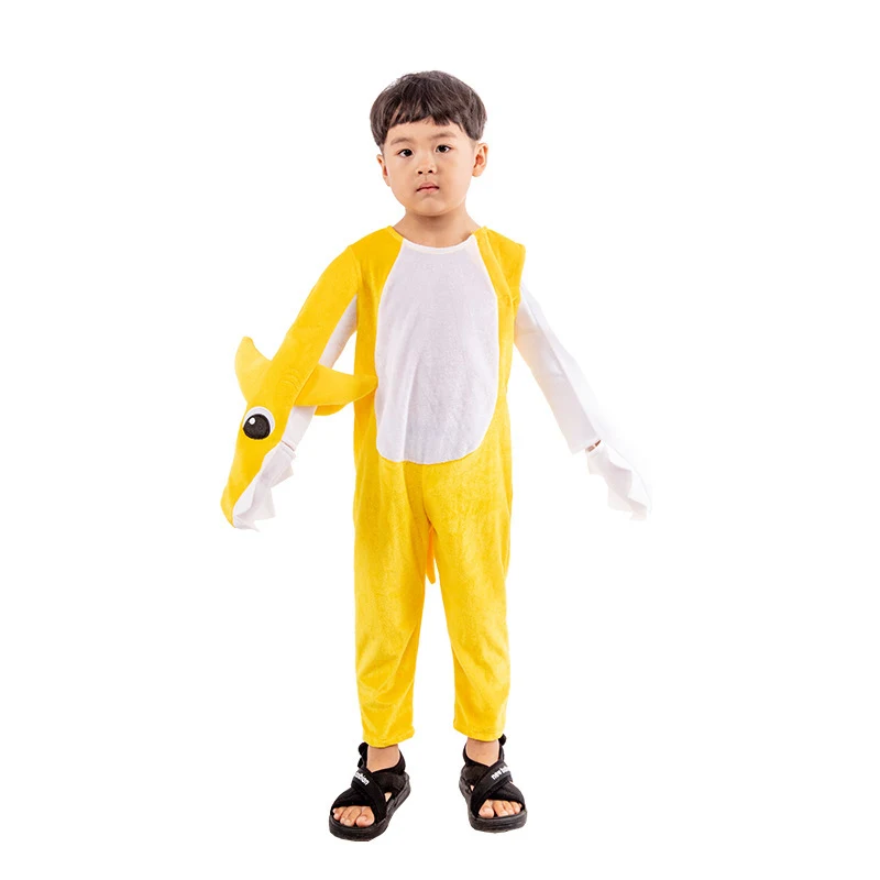 Tenues de fête requin à doigt pour la fête des enfants. Amusez-vous avec ces déguisements ludiques pour les jeunes enfants. Idéal pour jouer.