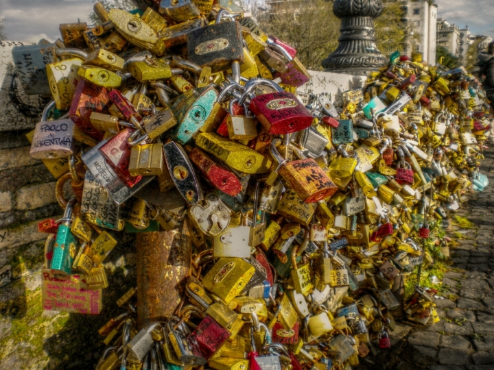 Ponte Milvio: i lucchetti e l'amore di si