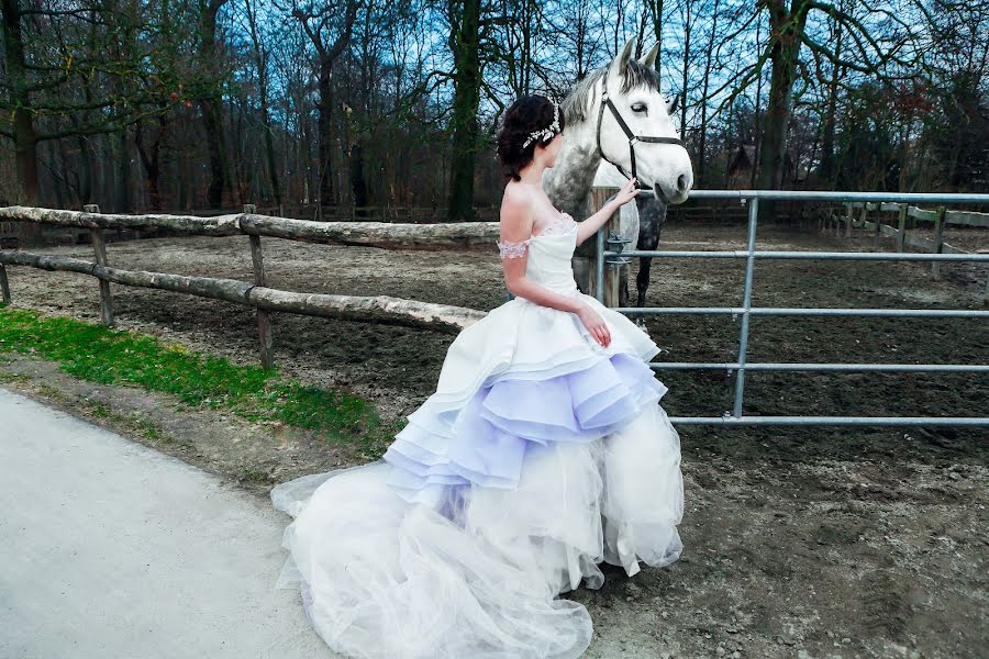 Fotógrafo de casamento Sladjana Karvounis (sladjanakarvoun). Foto de 19 de março 2017