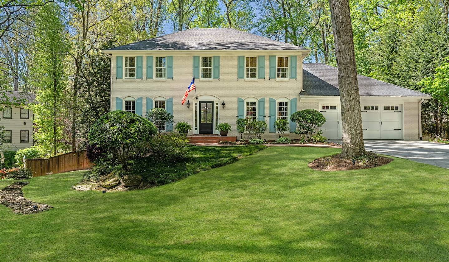 House with pool and garden Marietta