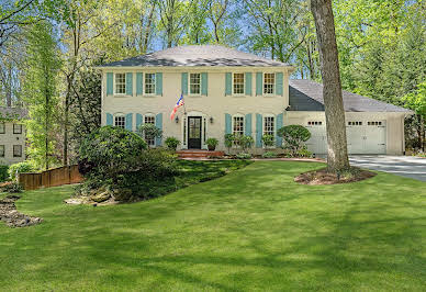 House with pool and garden 4