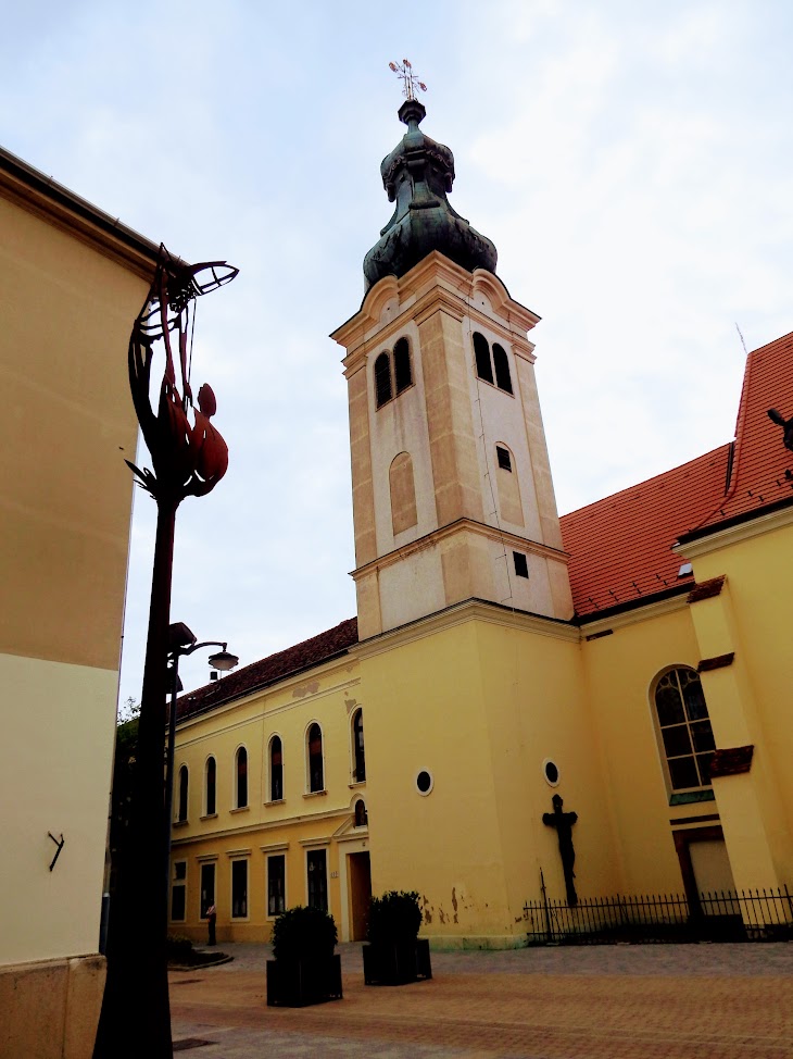 Szombathely - Márton püspök köpenyét a koldusnak adja