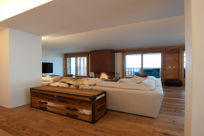 A SUN-DRENCHED LUXURY WITH EXCEPTIONAL VIEWS OF COMBINS MASSIF AND MONT BLANC