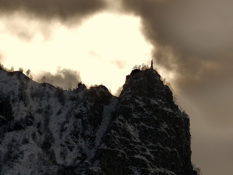 ..la cresta innevata di dianacaste