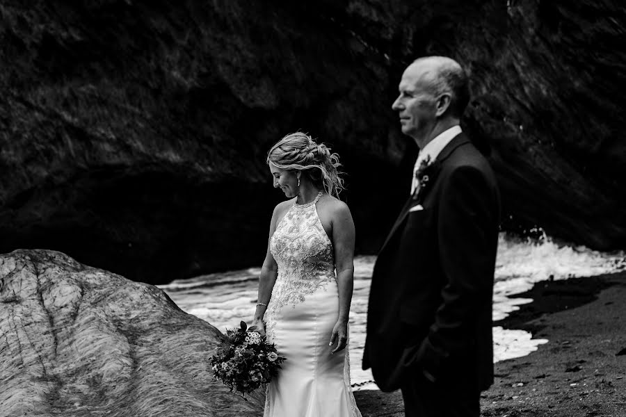 Wedding photographer Mike Wells (mikejwellsphoto). Photo of 16 July 2020