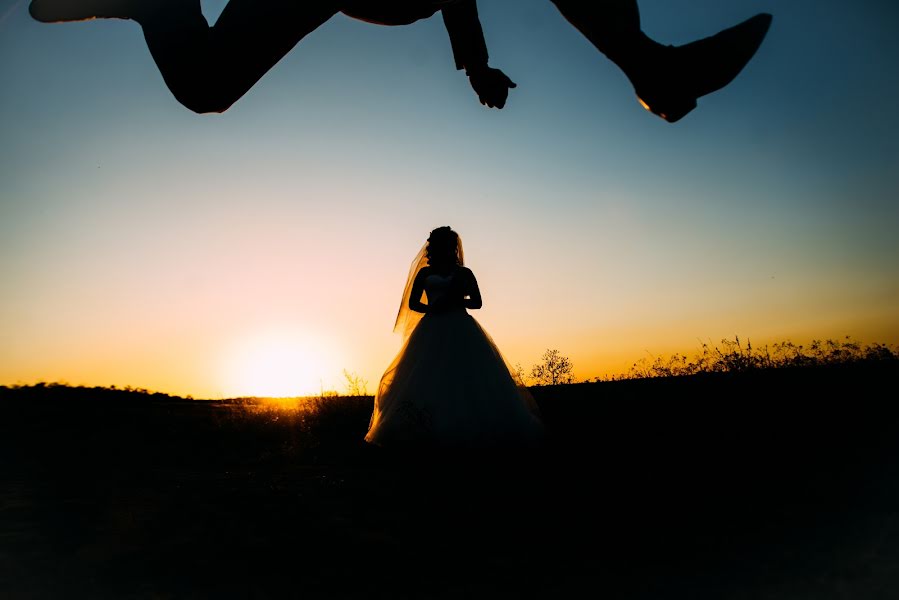 Fotógrafo de casamento Anastasiya Suprunyuk (suprunyukn). Foto de 3 de dezembro 2016