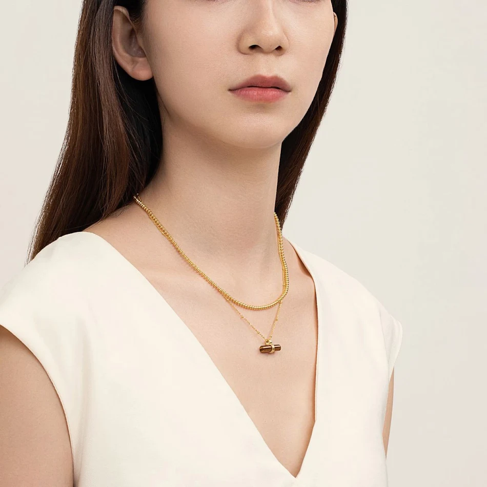 Colar Feminino Simples e Versátil, Estilo Minoritário, Combina com Tudo, Design Minimalista e Elegante para um Look Impecável