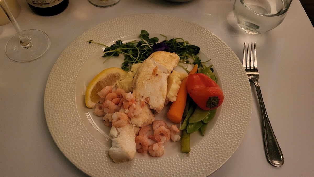 Bon légumes du jardin avec flétan et pommes de terre tres bonnes