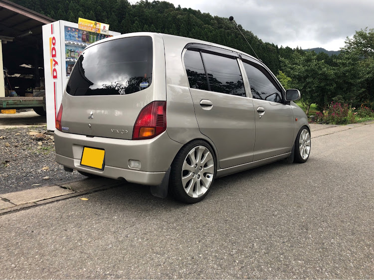 ミニカの車高調整・シンプル・フルスモ・ダイハツ純正アルミホイールに関するカスタム事例の投稿画像3枚目