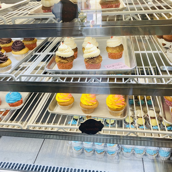 Gluten-Free Cupcakes at Mo’Pweeze Bakery