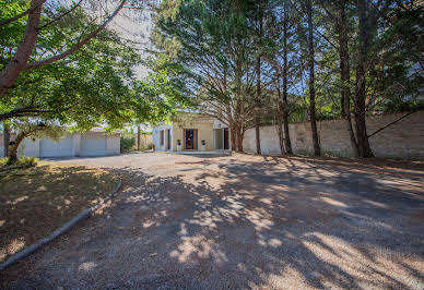 House with pool and garden 2