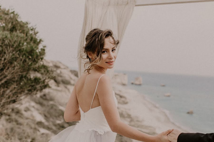 Wedding photographer Karina Leonenko (karinaleonenko). Photo of 15 February 2020