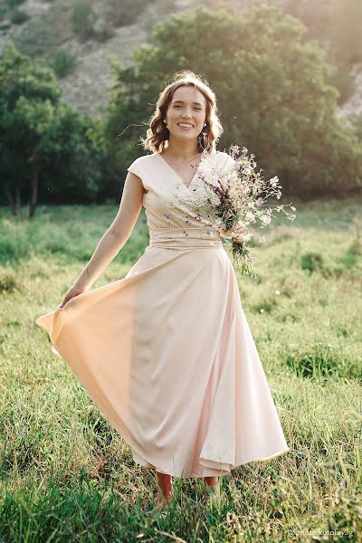 Fotógrafo de casamento Valentina Volkova (valentinavolk). Foto de 8 de março 2022