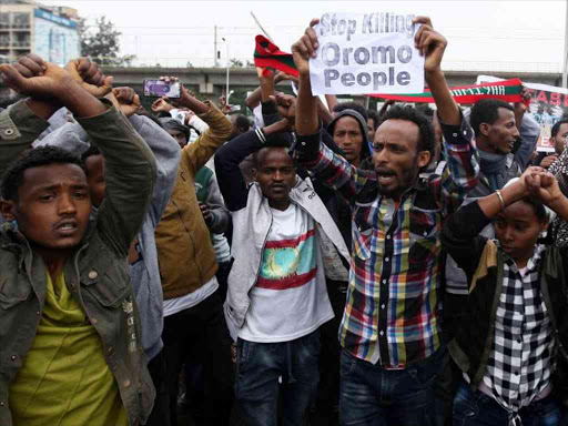 Protesters chant slogans during a demonstration, over what they say is unfair distribution of wealth in the country, at Meskel Square in Ethiopia's capital Addis Ababa, August 6, 2016. /REUTERS