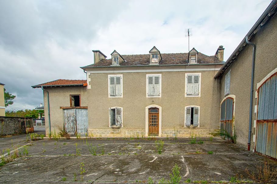 Vente ferme 3 pièces 470 m² à Mazères-Lezons (64110), 195 000 €