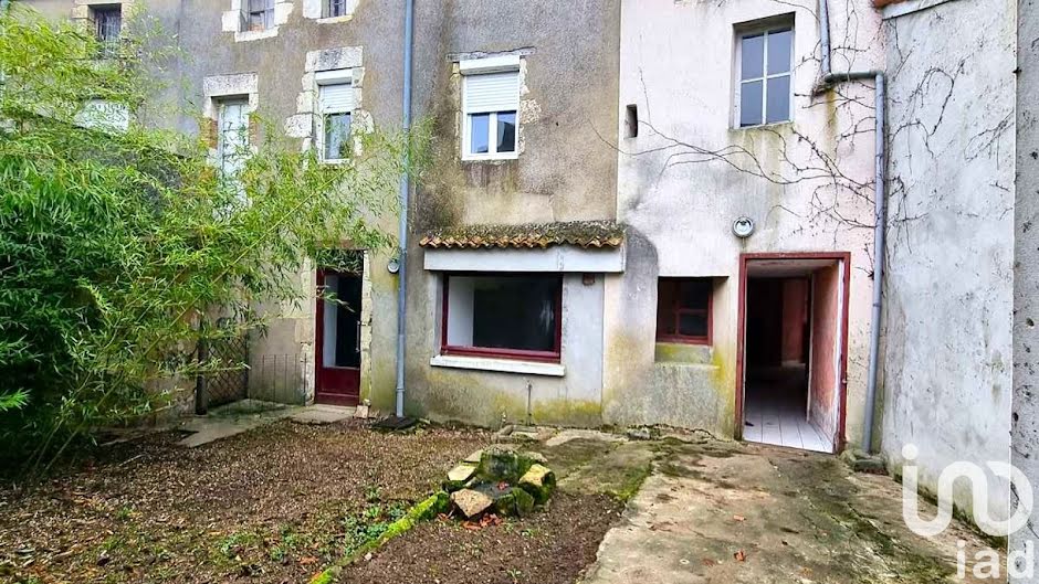 Vente maison 8 pièces 192 m² à Thénezay (79390), 60 000 €