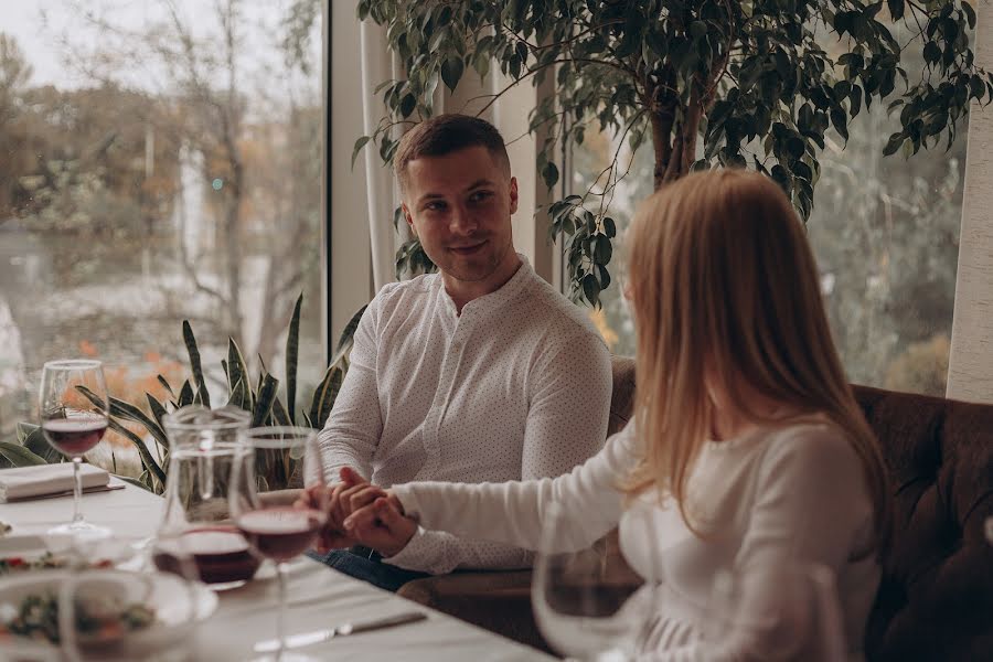 Fotógrafo de casamento Artem Konoplyanko (artemkonoplianko). Foto de 11 de dezembro 2019