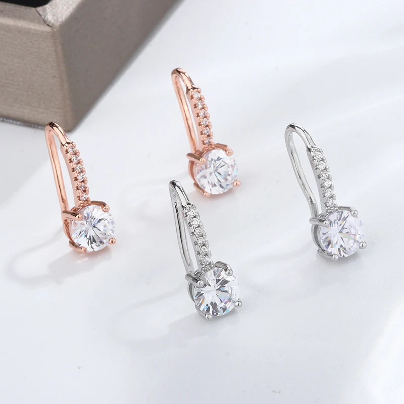 Ronde zirkonia oorstekers voor dames, elegante accessoires. Schitterende studs die elke outfit compleet maken. Tijdloos design voor dagelijks gebruik.