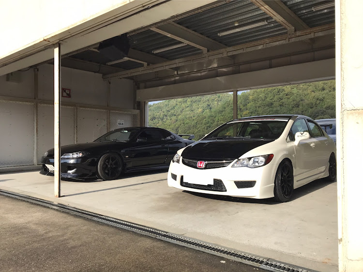 シビックのセントラルサーキット・右斜め前写真展に関するカスタム事例の投稿画像1枚目