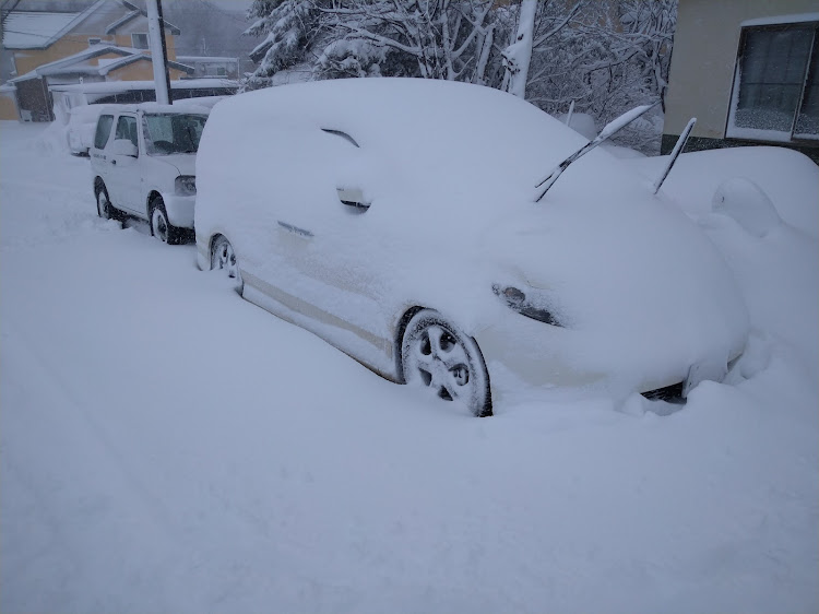 エリシオンの暴風雪警報発令中・除雪が間に合っていない・ジムニー無敵に関するカスタム事例の投稿画像2枚目