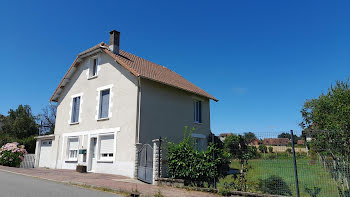 maison à Saint-Priest-les-Fougères (24)