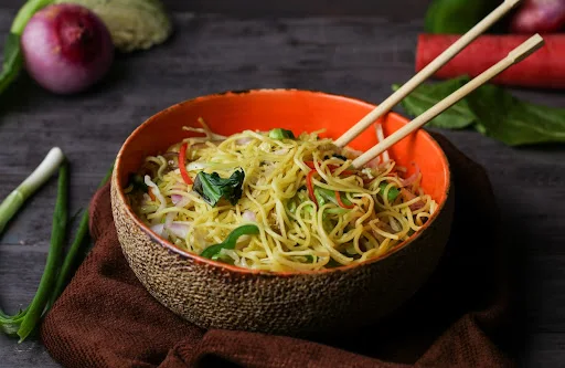 Veg Hakka Noodles