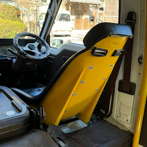 ハイエースバン YH71V