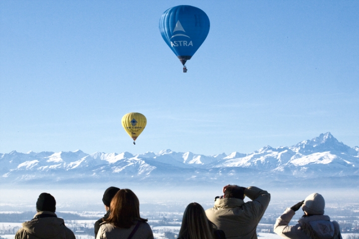 Volare sulle alpi di cinoimage