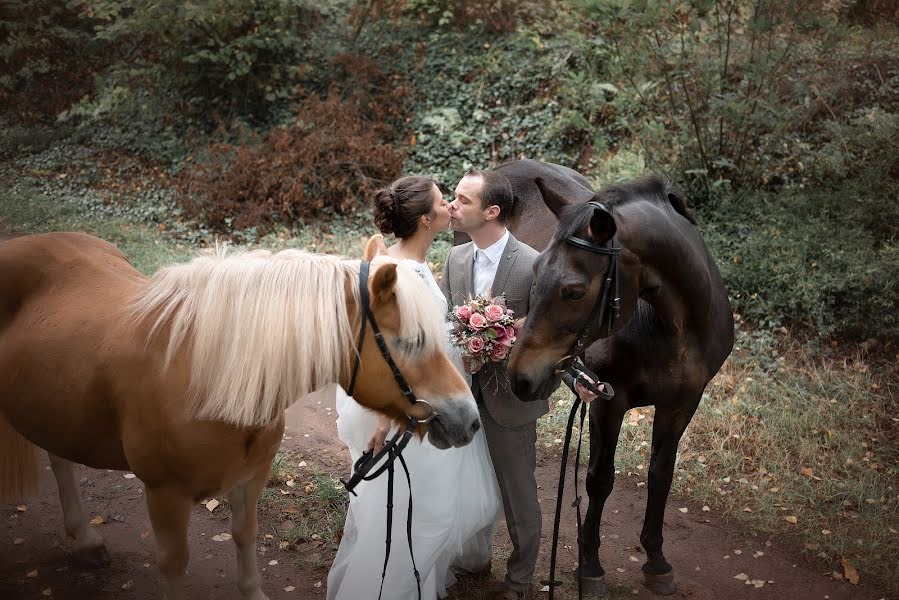 Pulmafotograaf Anastasia Hölzer (anastasiaholzer). Foto tehtud 8 detsember 2019