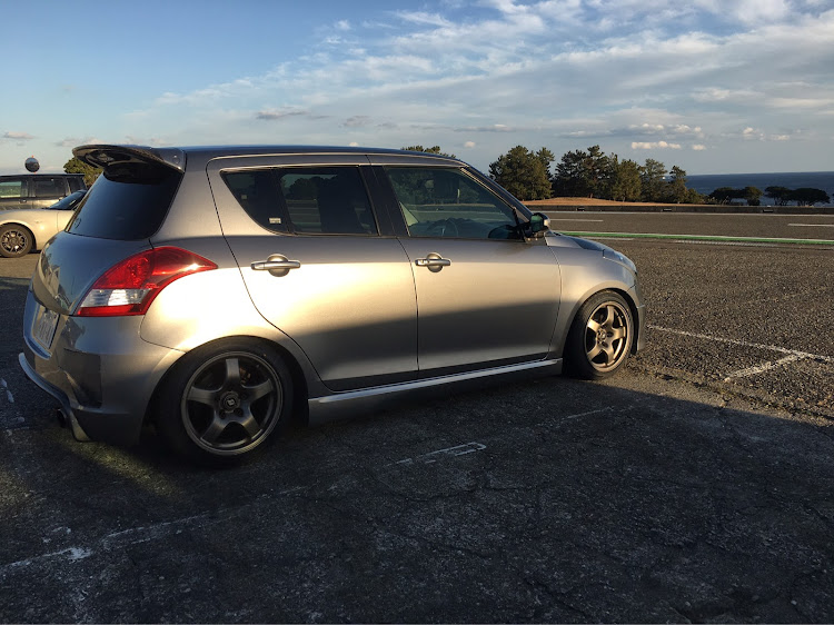 スイフトの洗車・ホイール交換・DIY・スカイライン・GT-Rに関するカスタム事例の投稿画像1枚目
